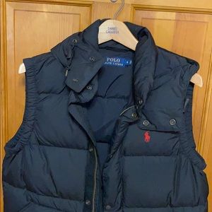Polo puffer vest with detachable hood